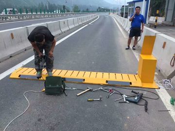 Traffic Control Anti Terrorist Tyre Spike Barrier , Police /  Jail / Checkpoint Spiked Road Barrier